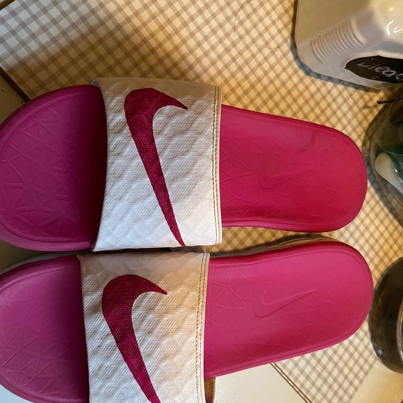 cleaning nike slides
